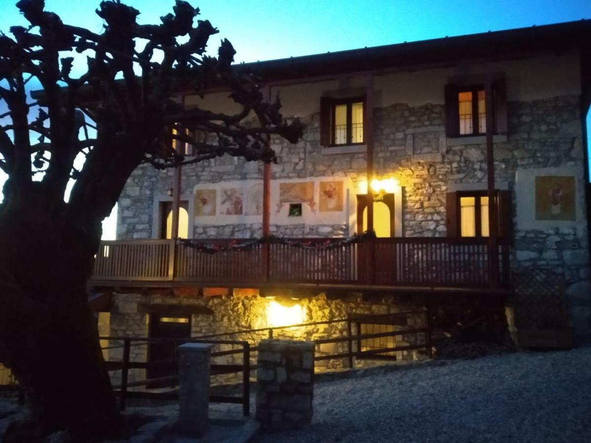 La Dolce Vita Clastra Bagian luar foto